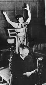 orson_dirigeCBS.jpg (7855 bytes)